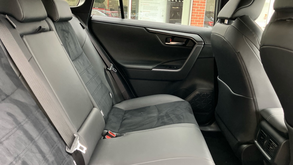 Toyota RAV4 2.5 PHEV GR Sport 5dr CVT Estate - Image 8