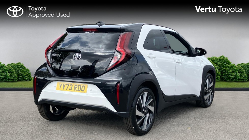 Toyota Aygo X 1.0 VVT-i Edge 5dr Auto Petrol Hatchback - Image 2