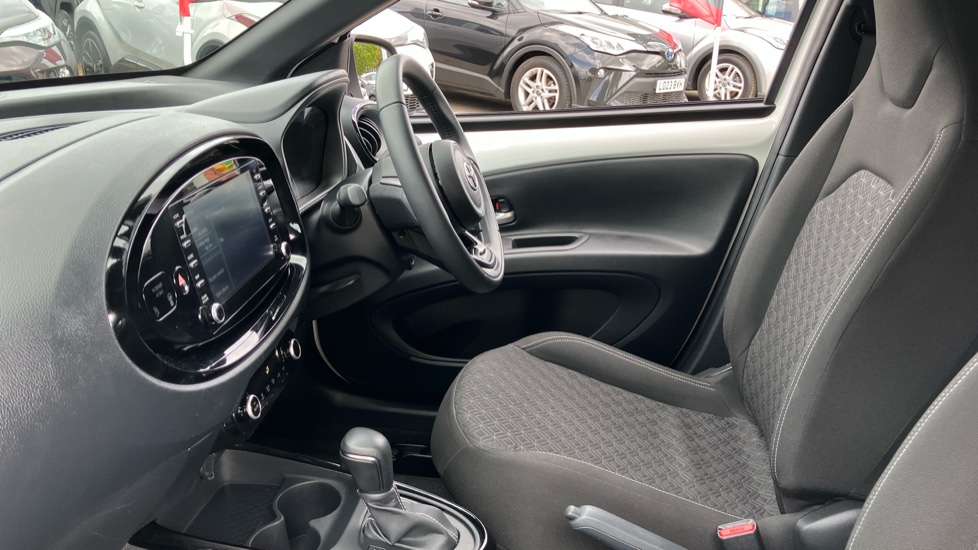 Toyota Aygo X 1.0 VVT-i Edge 5dr Auto Petrol Hatchback - Image 5