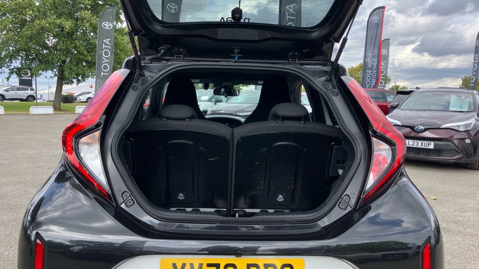 Toyota Aygo X 1.0 VVT-i Edge 5dr Auto Petrol Hatchback - Image 13