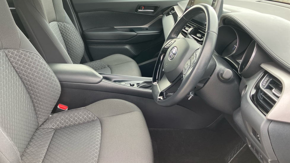 Toyota C-HR 1.8 Hybrid Icon 5dr CVT Hybrid Hatchback - Image 12