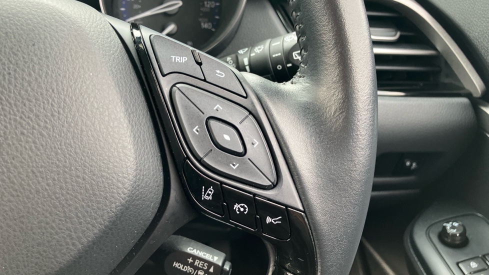 Toyota C-HR 1.8 Hybrid Icon 5dr CVT Hybrid Hatchback - Image 32