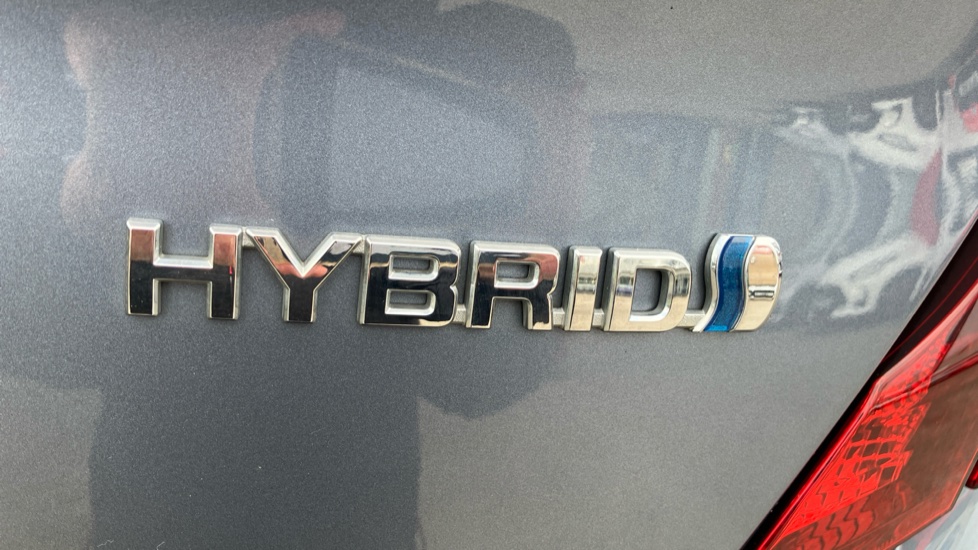 Toyota C-HR 1.8 Hybrid Icon 5dr CVT Hybrid Hatchback - Image 35