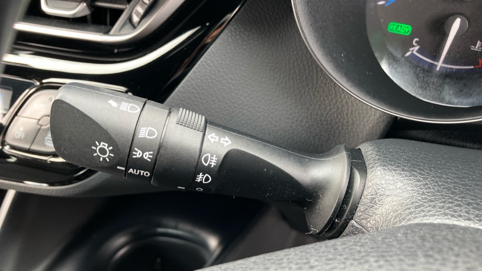 Toyota C-HR 1.8 Hybrid Icon 5dr CVT Hybrid Hatchback - Image 37