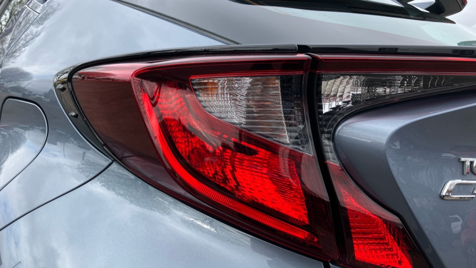 Toyota C-HR 1.8 Hybrid Icon 5dr CVT Hybrid Hatchback - Image 54