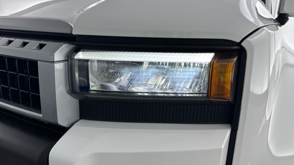Toyota Land Cruiser Diesel 2.8D 205 Commercial Auto - Image 20