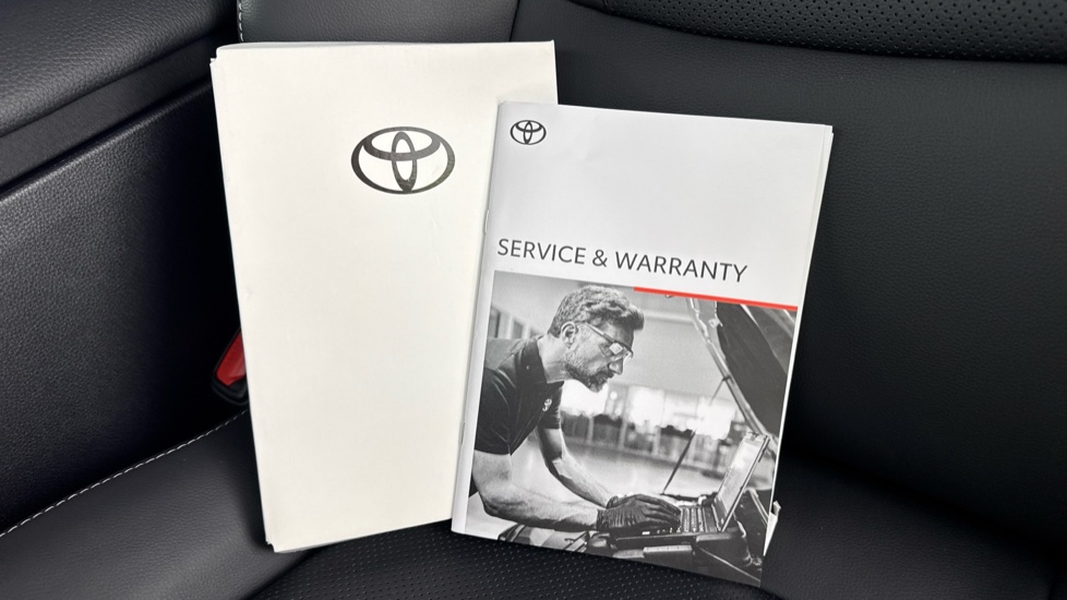 Toyota Land Cruiser Diesel 2.8D 205 Commercial Auto - Image 27
