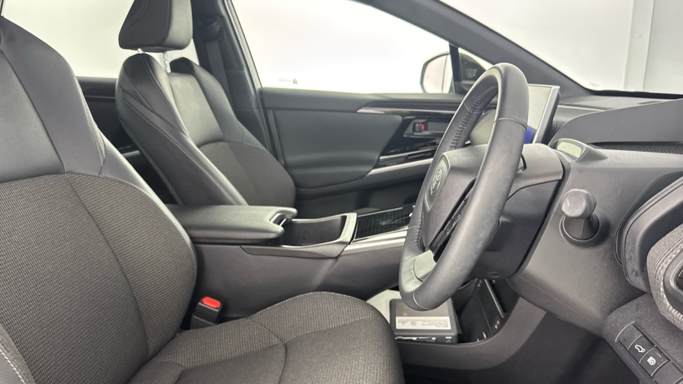 Toyota bZ4X 150kW Motion 71.4kWh 5dr Auto [11kW] Electric Hatchback - Image 12