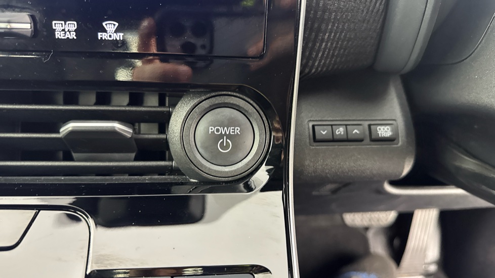 Toyota bZ4X 150kW Motion 71.4kWh 5dr Auto [11kW] Electric Hatchback - Image 16