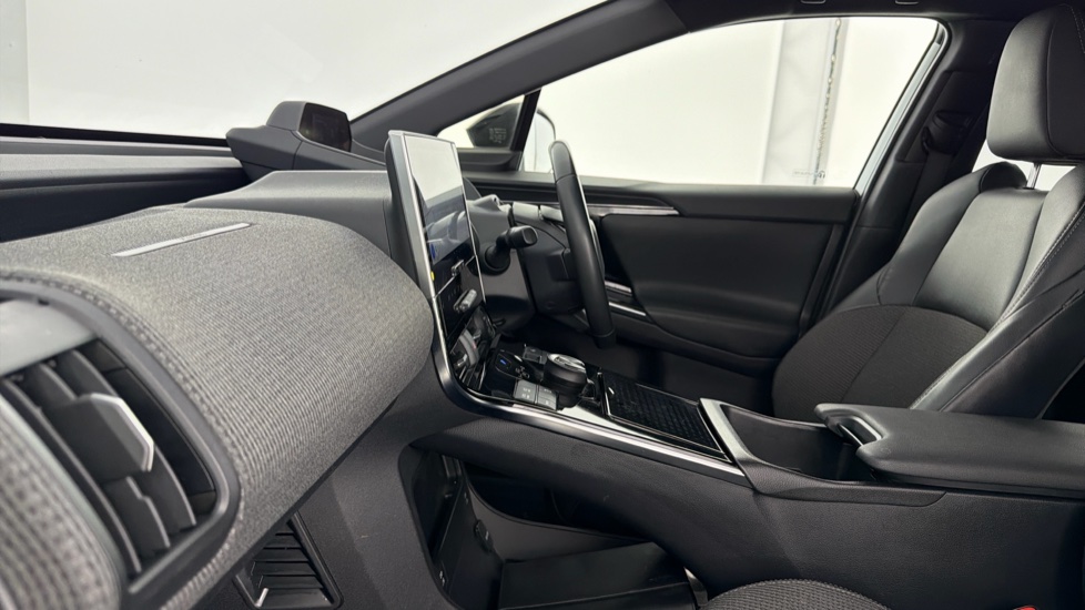 Toyota bZ4X 150kW Motion 71.4kWh 5dr Auto [11kW] Electric Hatchback - Image 5