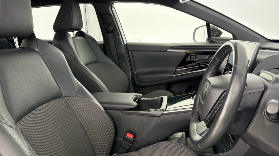 Toyota bZ4X 150kW Motion 71.4kWh 5dr Auto [11kW] Electric Hatchback - Image 12