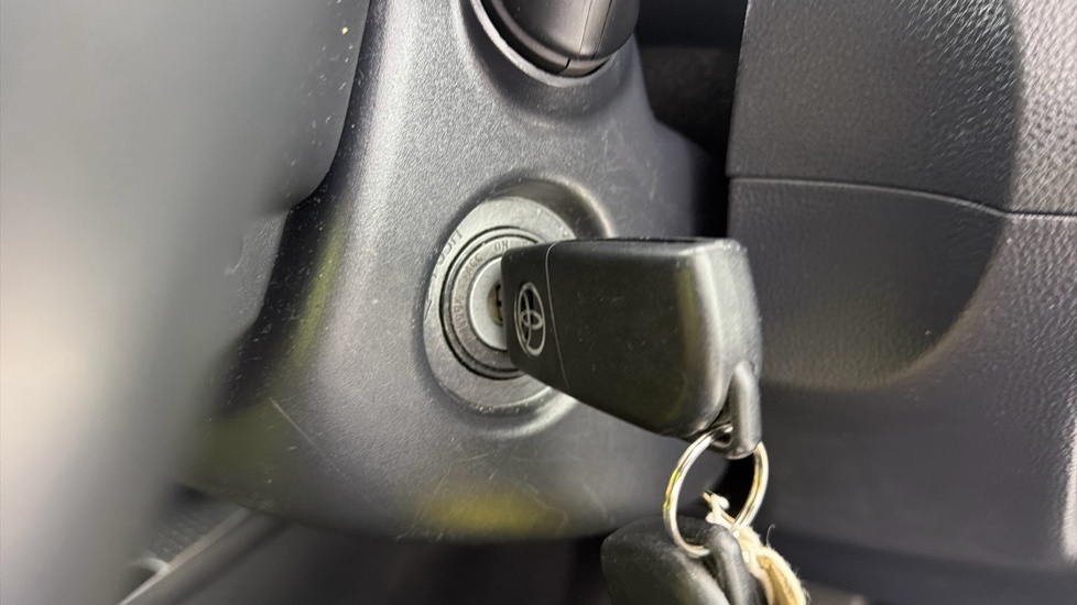 Toyota Aygo X 1.0 VVT-i Pure 5dr Petrol Hatchback - Image 16