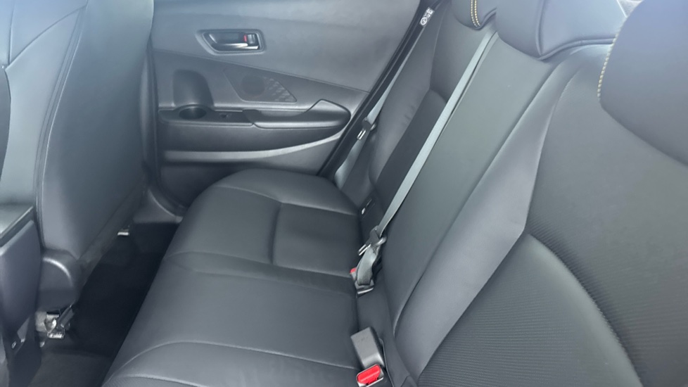 Toyota C-HR 2.0 Hybrid Premiere Edition 5dr CVT Hybrid Hatchback - Image 15