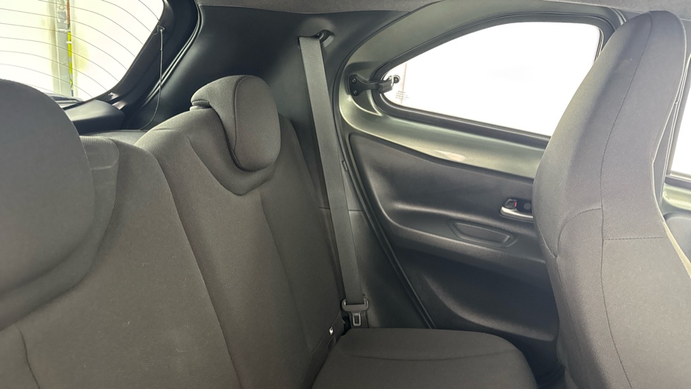 Toyota Aygo X 1.0 VVT-i Edge 5dr Petrol Hatchback - Image 8