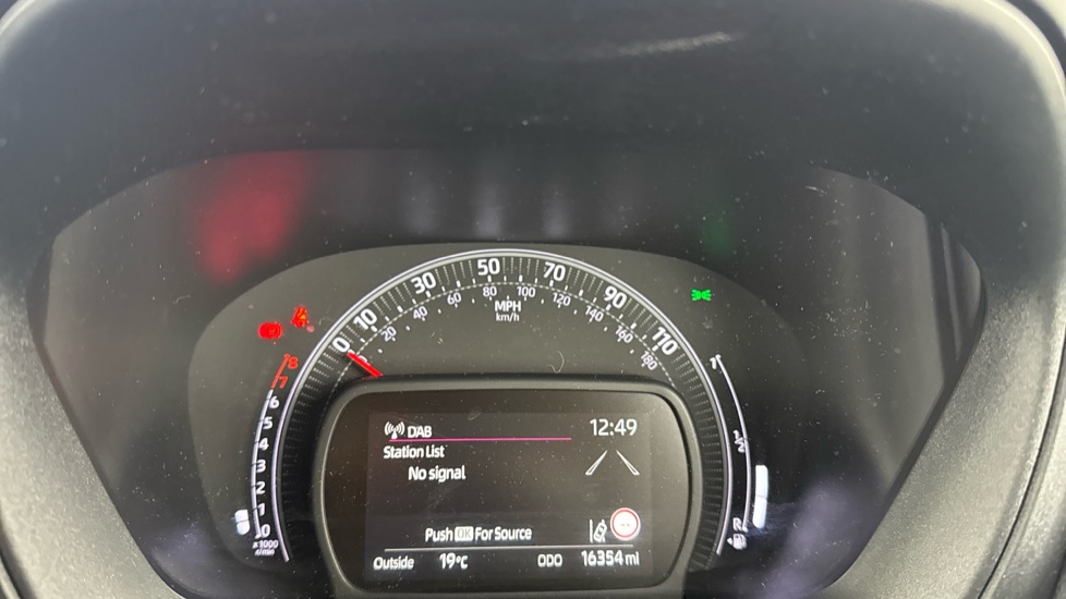 Toyota Aygo X 1.0 VVT-i Edge 5dr Petrol Hatchback - Image 11