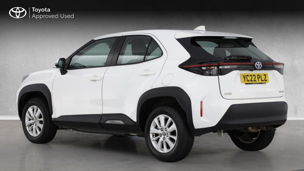 Toyota Yaris Cross 1.5 Hybrid Icon 5dr CVT Hybrid Estate - Image 4