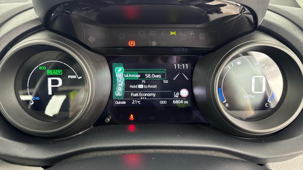 Toyota Yaris Cross 1.5 Hybrid Icon 5dr CVT Hybrid Estate - Image 11