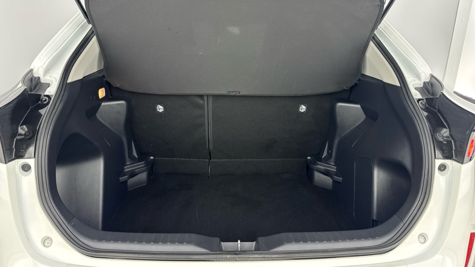 Toyota Yaris Cross 1.5 Hybrid Icon 5dr CVT Hybrid Estate - Image 13