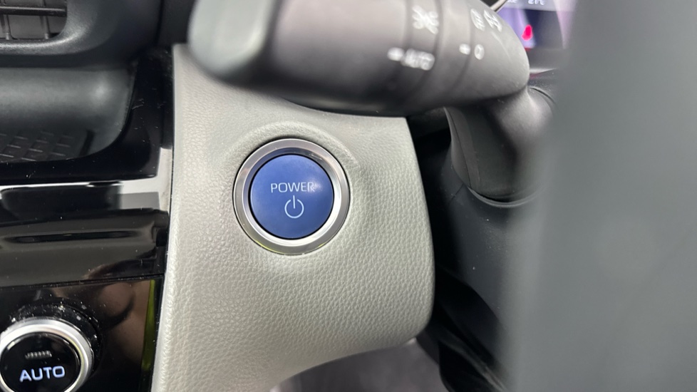 Toyota Yaris Cross 1.5 Hybrid Icon 5dr CVT Hybrid Estate - Image 16