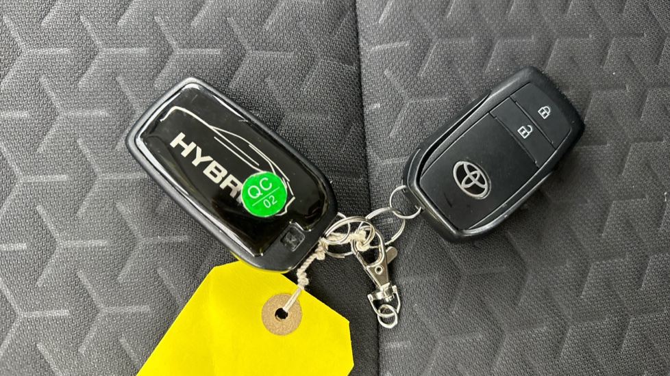 Toyota Yaris Cross 1.5 Hybrid Icon 5dr CVT Hybrid Estate - Image 28