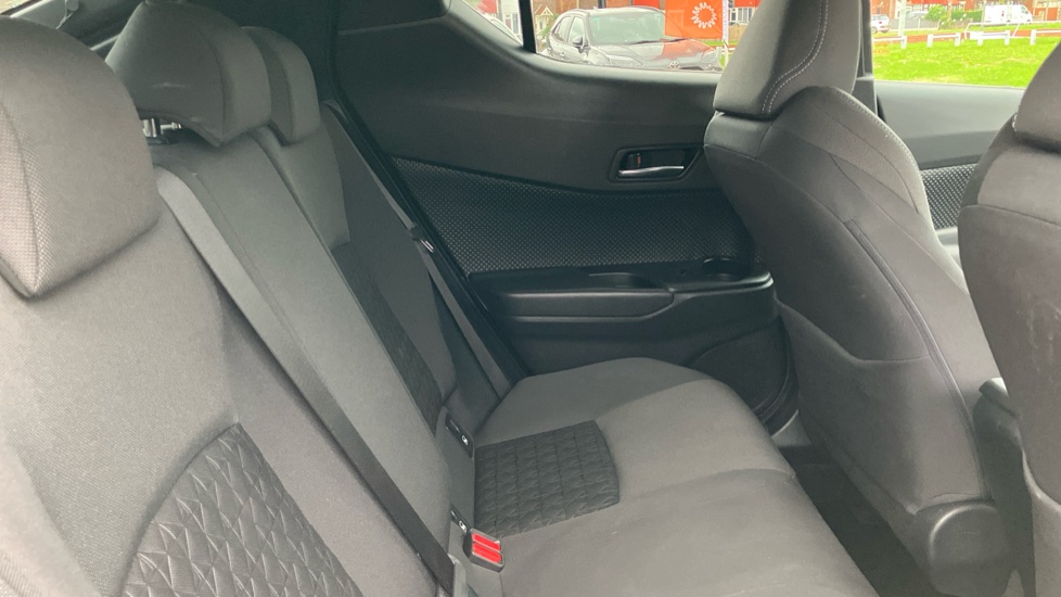 Toyota C-HR 2.0 Hybrid Design 5dr CVT Hybrid Hatchback - Image 8