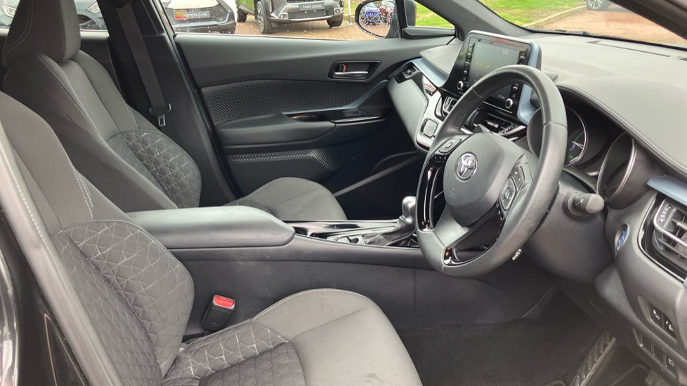Toyota C-HR 2.0 Hybrid Design 5dr CVT Hybrid Hatchback - Image 12