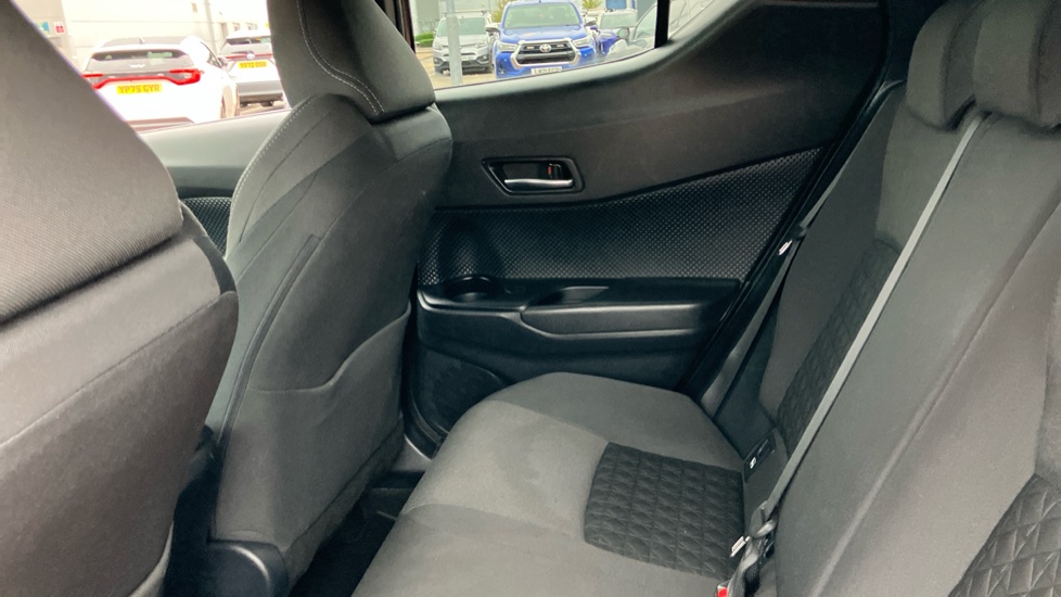 Toyota C-HR 2.0 Hybrid Design 5dr CVT Hybrid Hatchback - Image 15