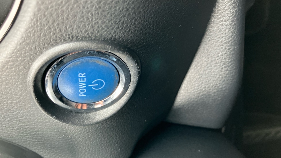 Toyota C-HR 2.0 Hybrid Design 5dr CVT Hybrid Hatchback - Image 16