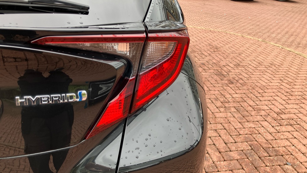 Toyota C-HR 2.0 Hybrid Design 5dr CVT Hybrid Hatchback - Image 21