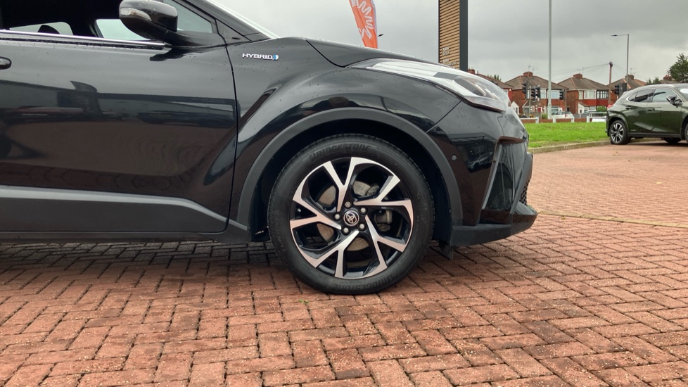 Toyota C-HR 2.0 Hybrid Design 5dr CVT Hybrid Hatchback - Image 25