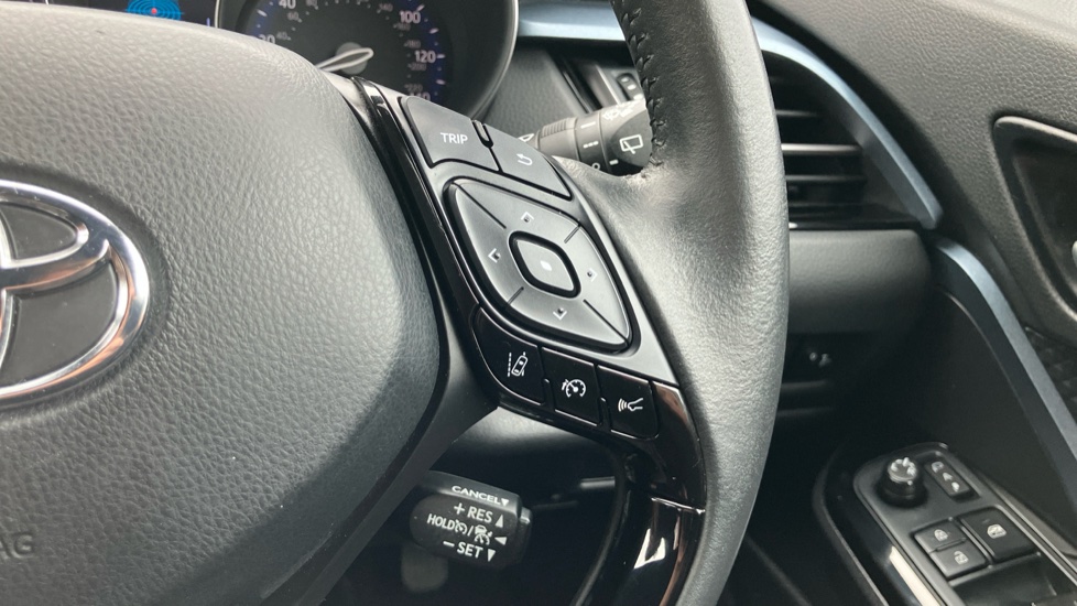Toyota C-HR 2.0 Hybrid Design 5dr CVT Hybrid Hatchback - Image 29