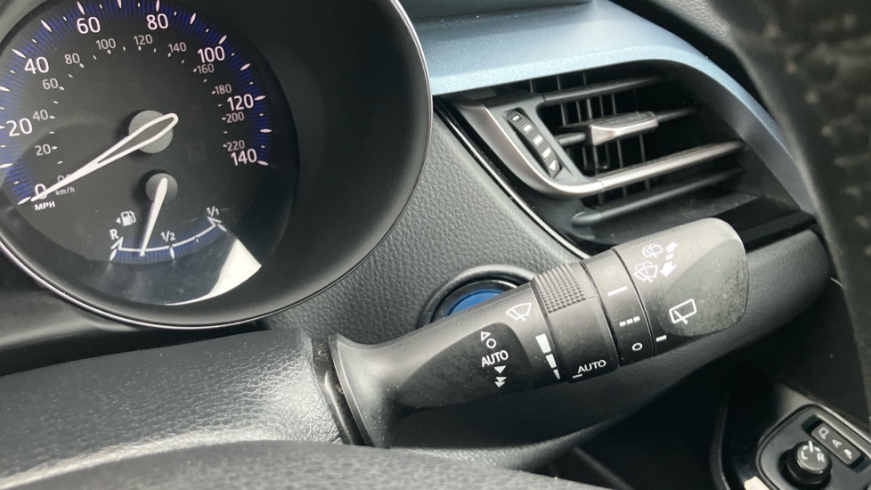 Toyota C-HR 2.0 Hybrid Design 5dr CVT Hybrid Hatchback - Image 32