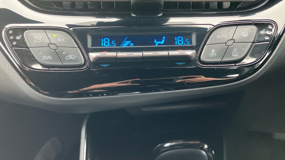 Toyota C-HR 2.0 Hybrid Design 5dr CVT Hybrid Hatchback - Image 33