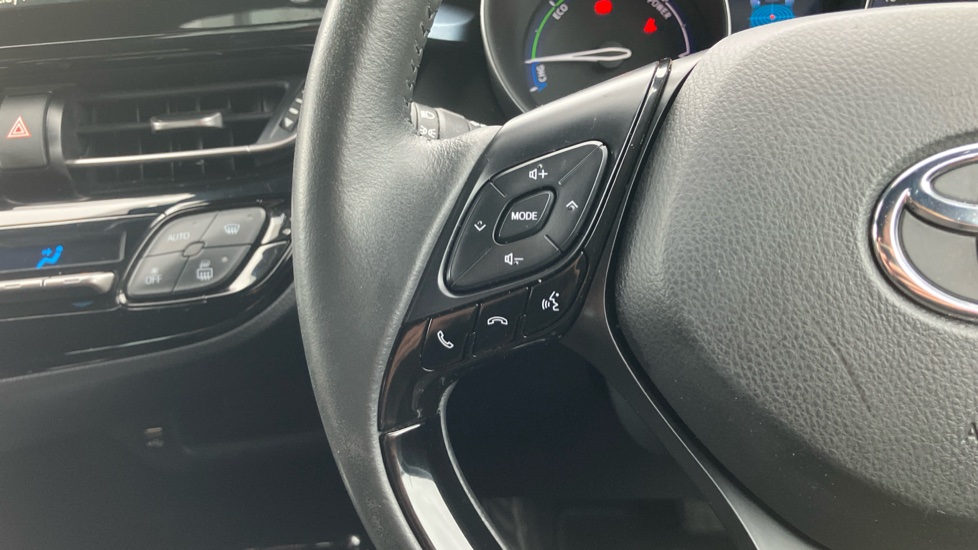 Toyota C-HR 2.0 Hybrid Design 5dr CVT Hybrid Hatchback - Image 34