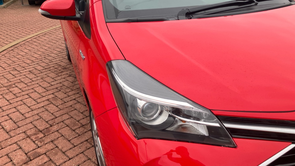 Toyota Yaris 1.5 Hybrid Excel TSS 5dr CVT Hybrid Hatchback - Image 20