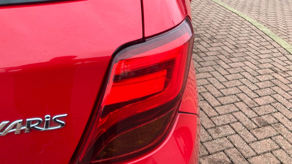 Toyota Yaris 1.5 Hybrid Excel TSS 5dr CVT Hybrid Hatchback - Image 21