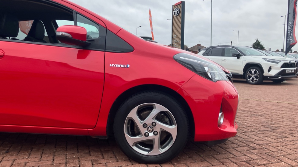 Toyota Yaris 1.5 Hybrid Excel TSS 5dr CVT Hybrid Hatchback - Image 25