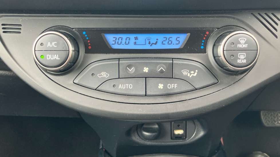 Toyota Yaris 1.5 Hybrid Excel TSS 5dr CVT Hybrid Hatchback - Image 33