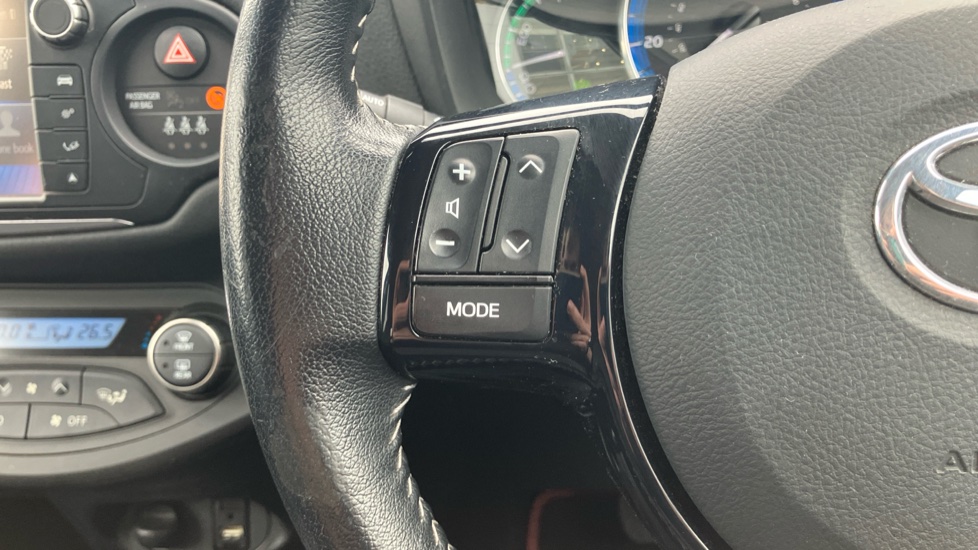Toyota Yaris 1.5 Hybrid Excel TSS 5dr CVT Hybrid Hatchback - Image 34