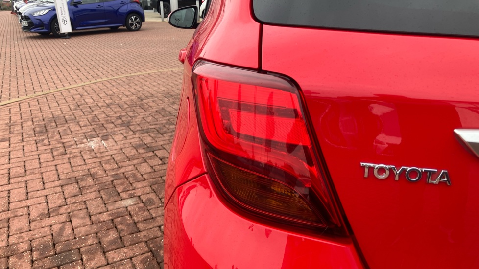 Toyota Yaris 1.5 Hybrid Excel TSS 5dr CVT Hybrid Hatchback - Image 36