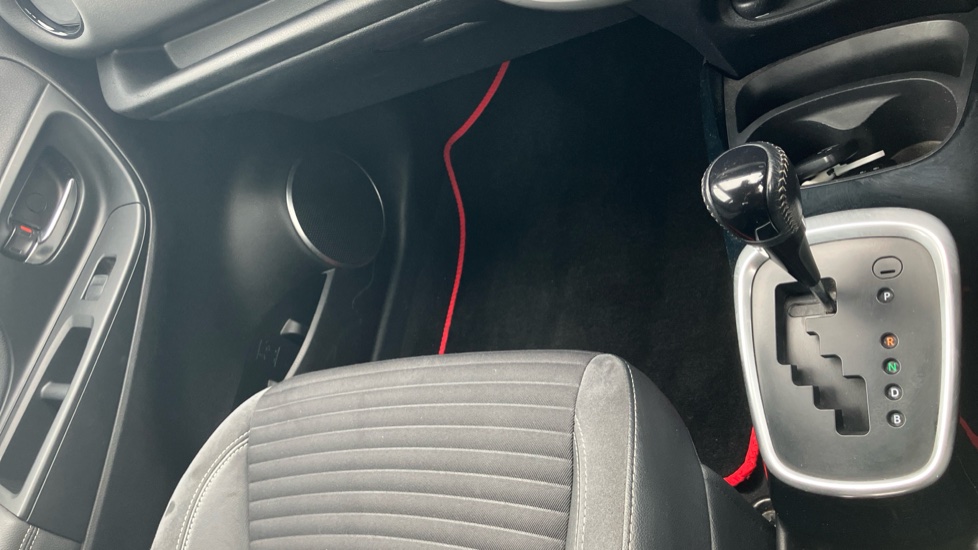 Toyota Yaris 1.5 Hybrid Excel TSS 5dr CVT Hybrid Hatchback - Image 60