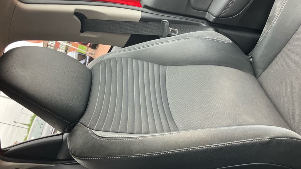 Toyota Yaris 1.5 Hybrid Excel TSS 5dr CVT Hybrid Hatchback - Image 62