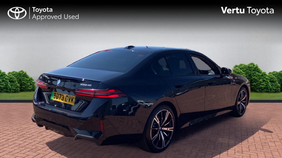 BMW i5 250kW eDrive40 M Sport Pro 84kWh 4dr Auto Electric Saloon - Image 2