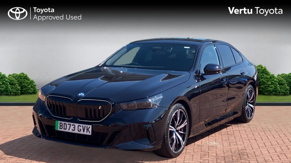 BMW i5 250kW eDrive40 M Sport Pro 84kWh 4dr Auto Electric Saloon - Image 3