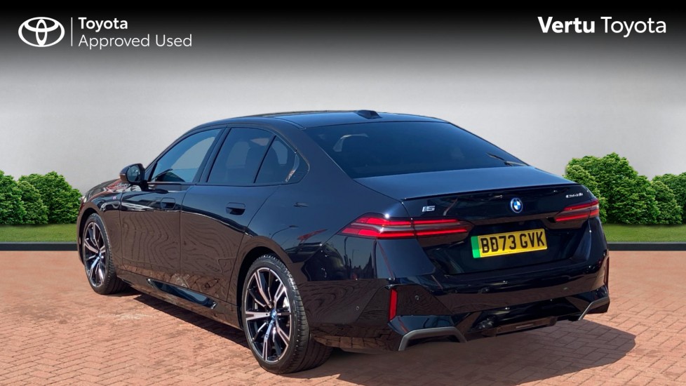 BMW i5 250kW eDrive40 M Sport Pro 84kWh 4dr Auto Electric Saloon - Image 4