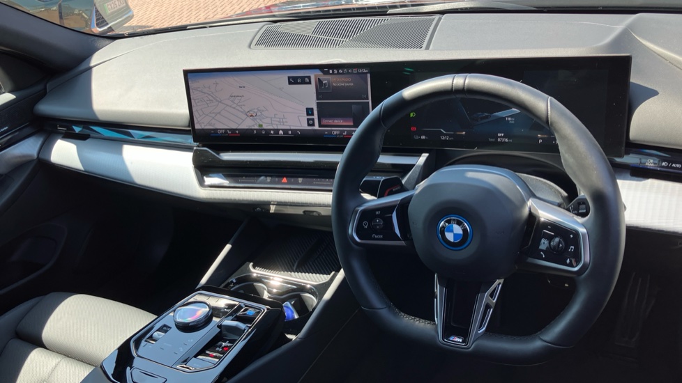 BMW i5 250kW eDrive40 M Sport Pro 84kWh 4dr Auto Electric Saloon - Image 6