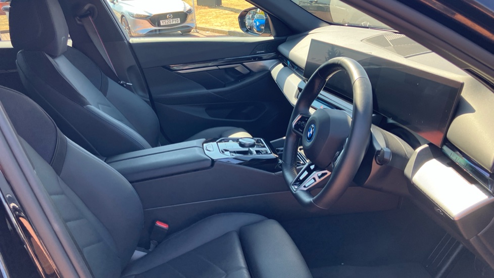 BMW i5 250kW eDrive40 M Sport Pro 84kWh 4dr Auto Electric Saloon - Image 12