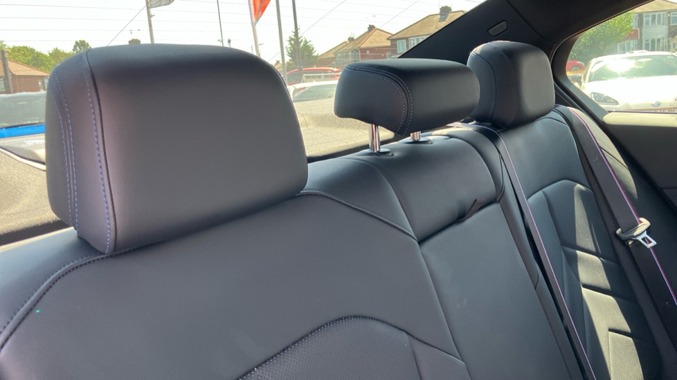 BMW i5 250kW eDrive40 M Sport Pro 84kWh 4dr Auto Electric Saloon - Image 18