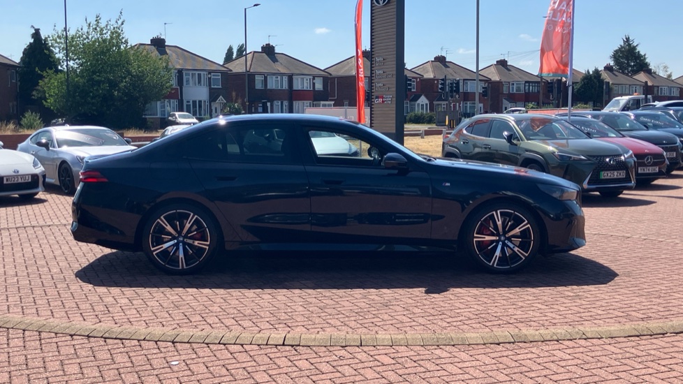 BMW i5 250kW eDrive40 M Sport Pro 84kWh 4dr Auto Electric Saloon - Image 23