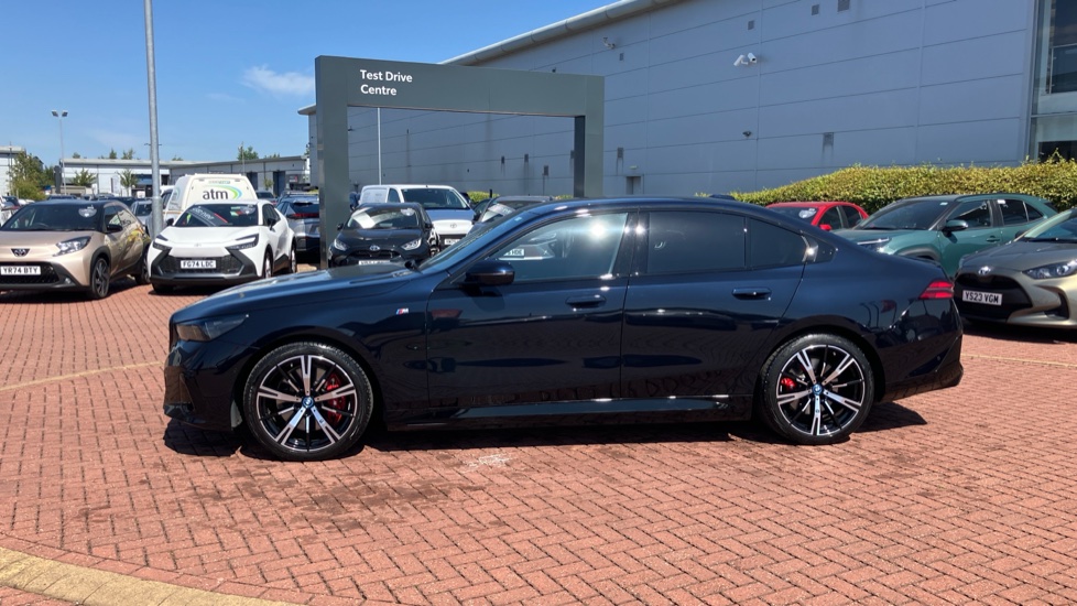 BMW i5 250kW eDrive40 M Sport Pro 84kWh 4dr Auto Electric Saloon - Image 24